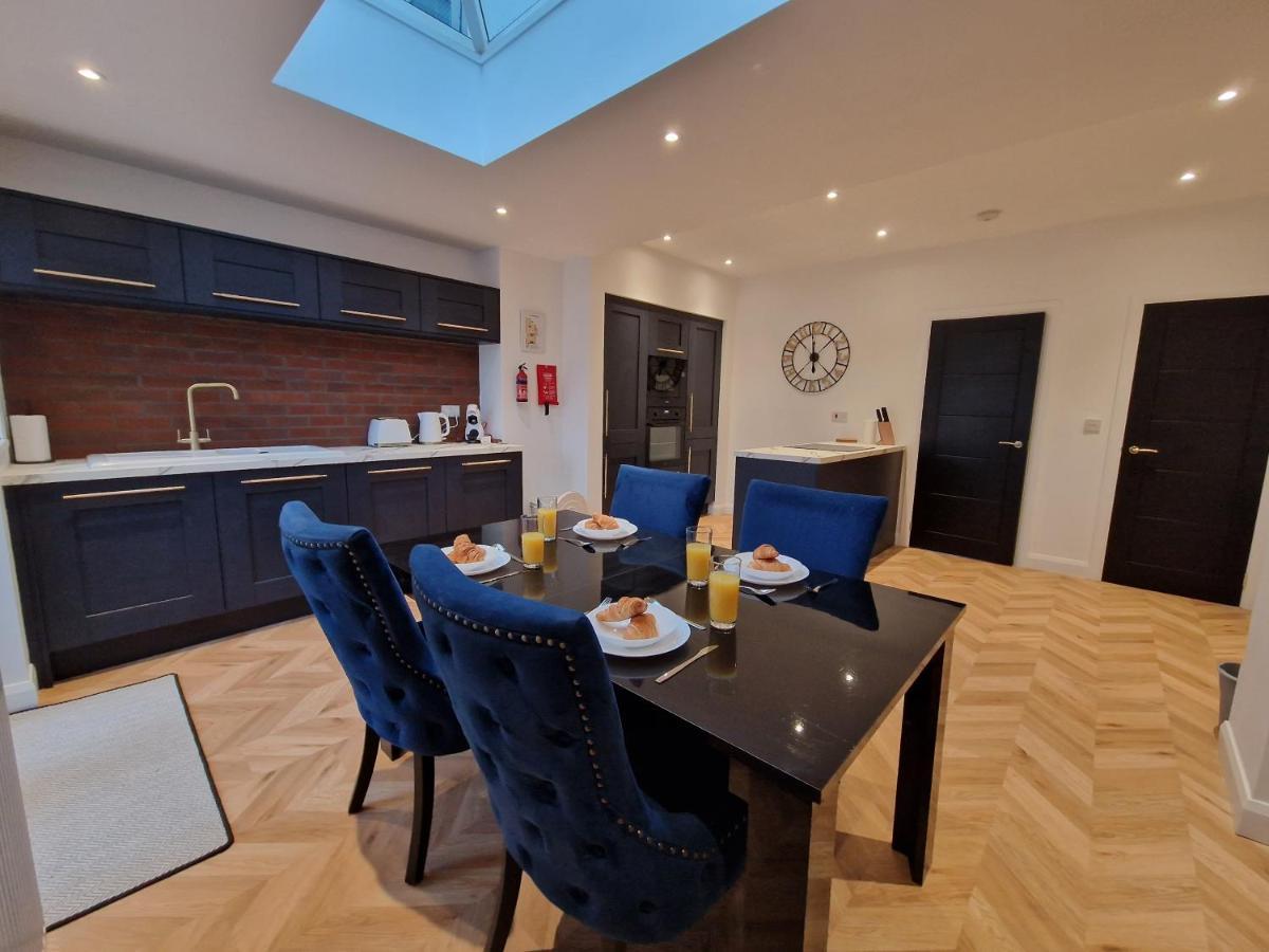 3 Bedroom Stylish Home Merthyr เมอเทอร์ทิดฟิล ภายนอก รูปภาพ