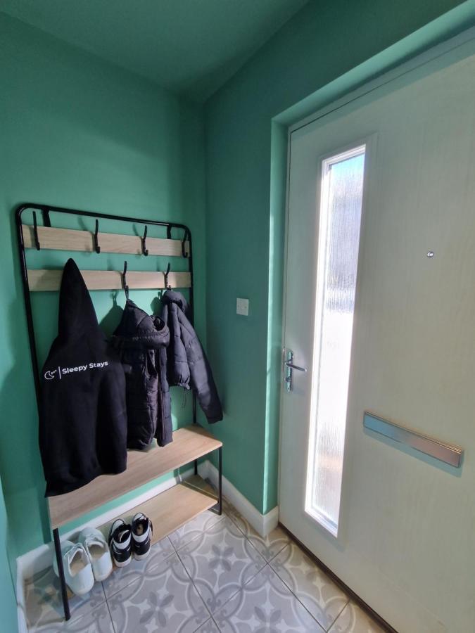 3 Bedroom Stylish Home Merthyr เมอเทอร์ทิดฟิล ภายนอก รูปภาพ