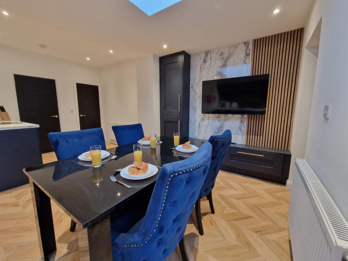 3 Bedroom Stylish Home Merthyr เมอเทอร์ทิดฟิล ภายนอก รูปภาพ